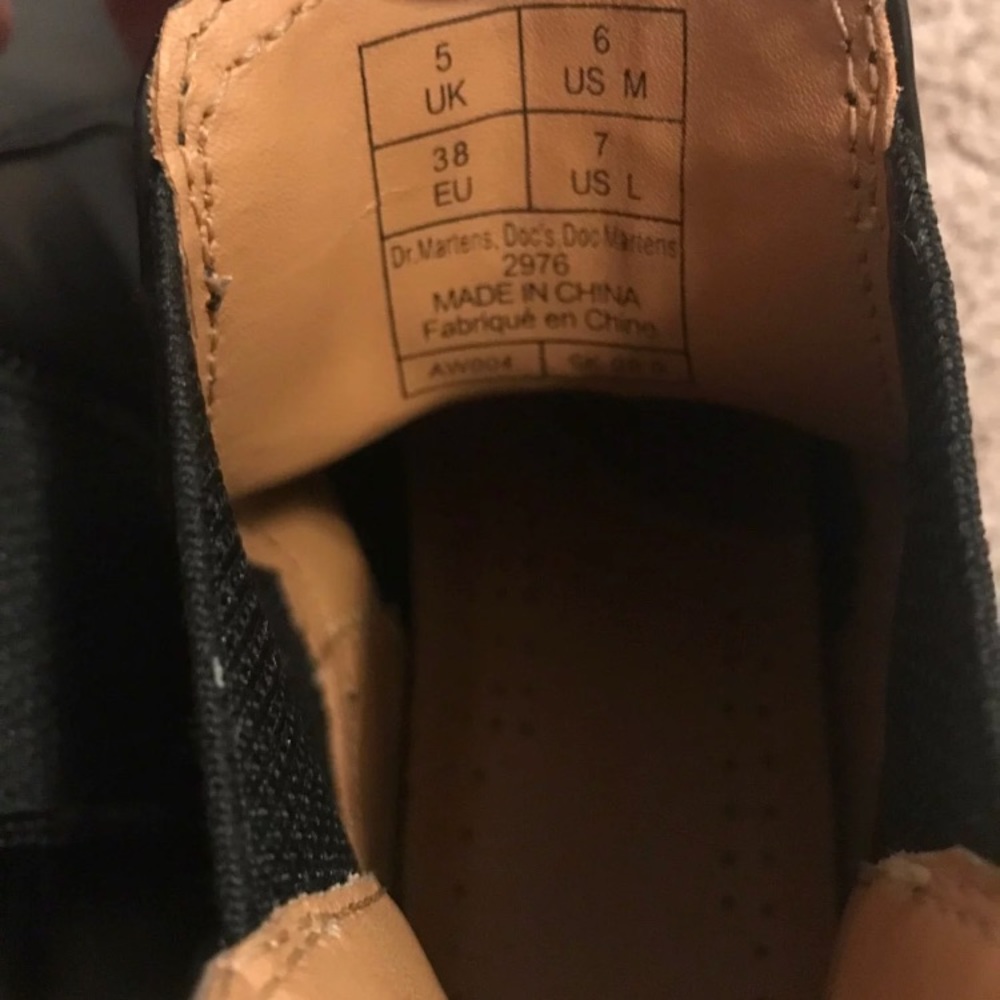 Doc Marten Chelsea Boot - Picture 2 of 4